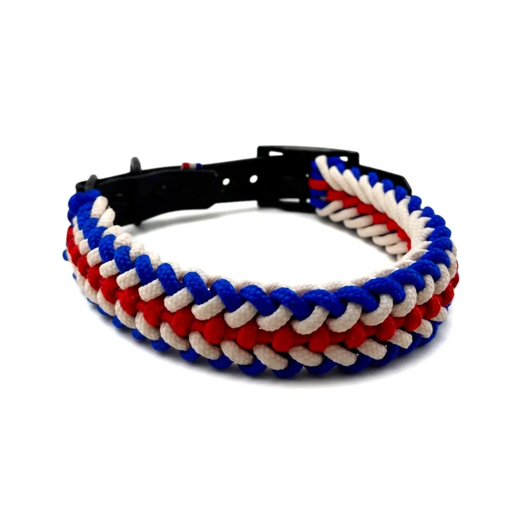 Collier en corde - France